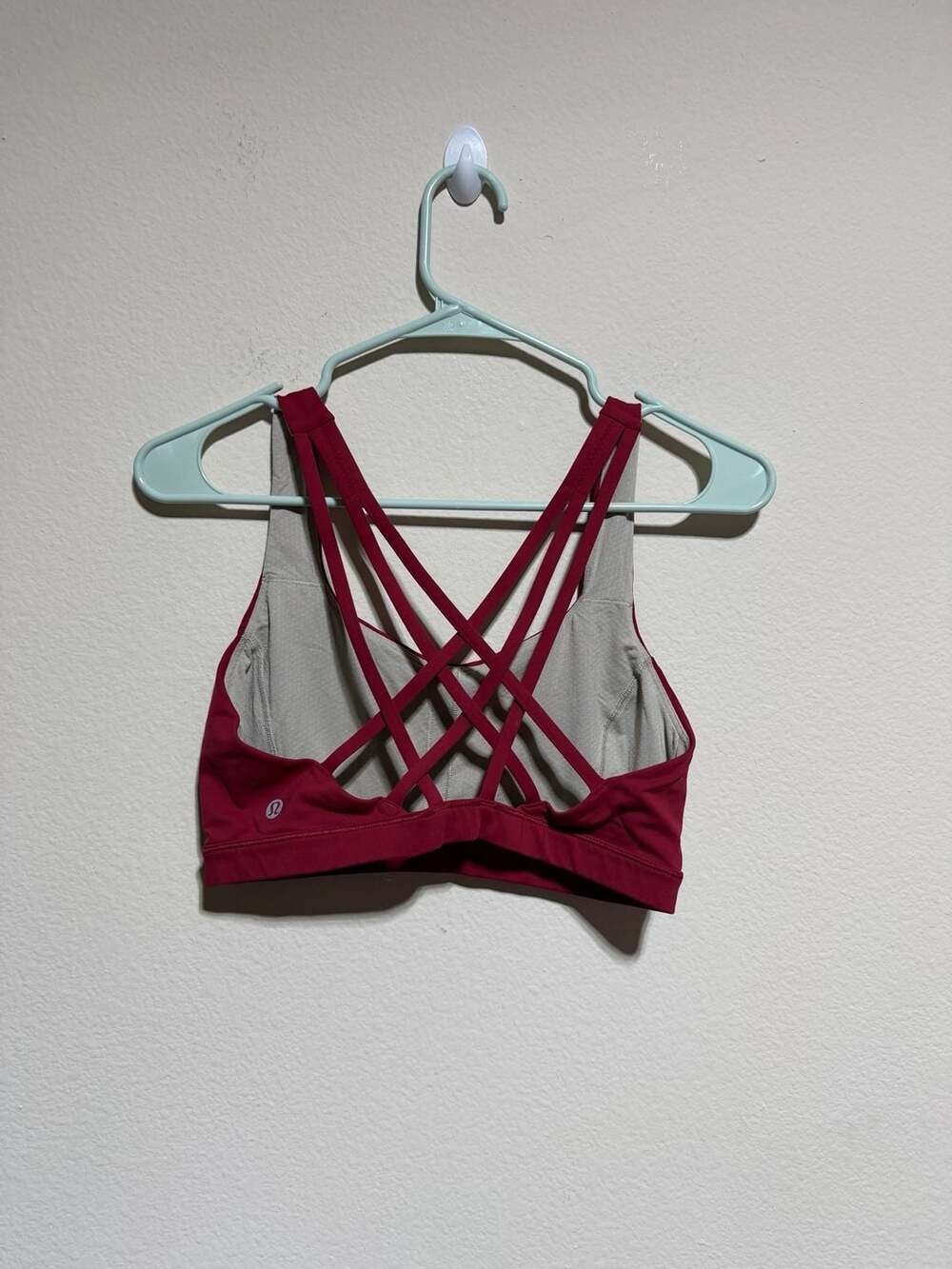 Lululemon Free to Be Serene Bra Size 8 Red - Picture 2 of 3
